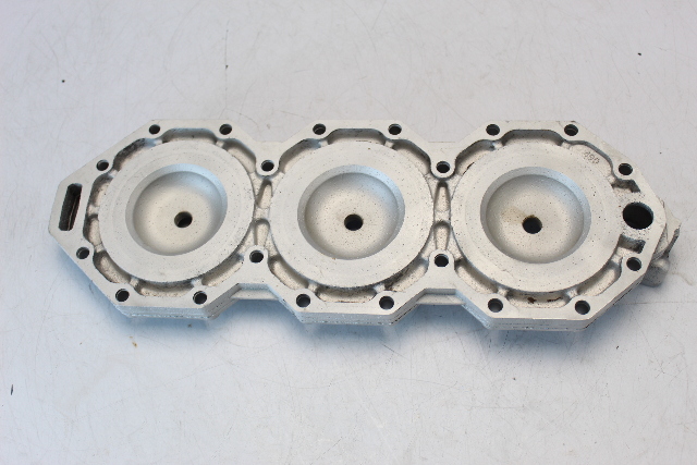 398269 C# 331490-1 Johnson Evinrude 1986-1987 Cylinder Head 200 225 HP