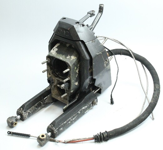 C# 911658 986717 OMC Cobra 1986-1989 Gimbal Housing With Rams 2.5-5.7 L