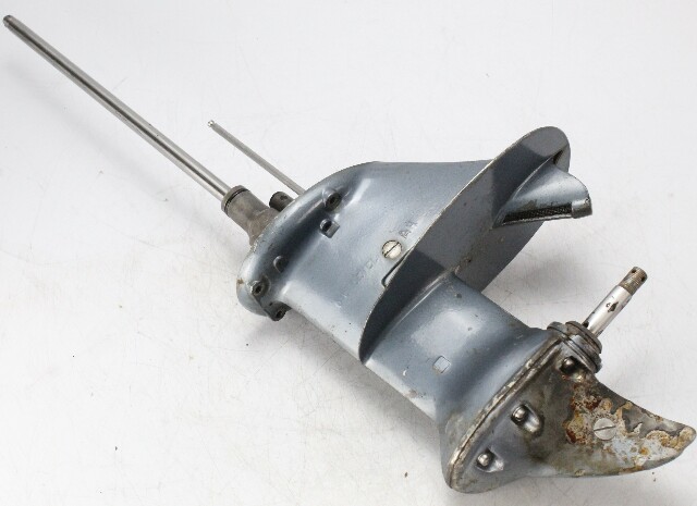 Johnson Evinrude 1964-1973 Lower Unit 9.5 HP 2 Stroke 15" Short Driveshaft