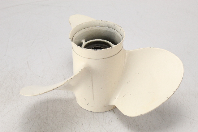 663-45941-01-00 Yamaha 1976 & Up 10-3/4 X 17 Propeller 25 30 + HP 6 MTH HUB WTY
