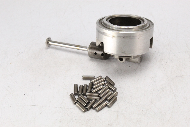 348481 Evinrude ETEC G2 Bearing Housing