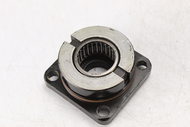 355745 OMC Johnson Evinrude Bearing Housing