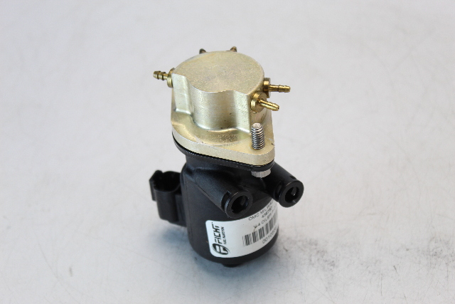 439780 Johnson Evinrude Ficht Oil Injector 200 225 250 HP V4