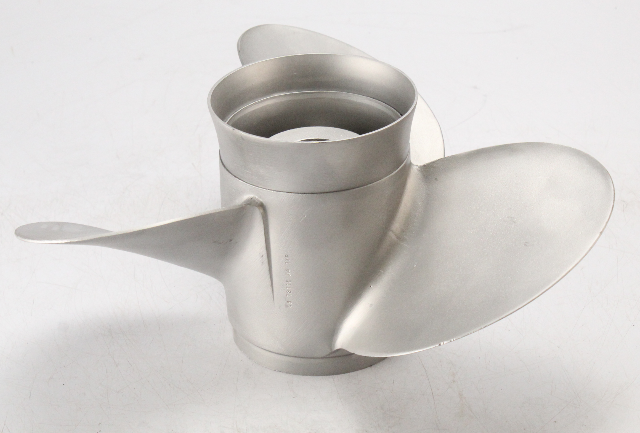 48-78118A40 Mercury 1977 & UP ALUM RH 14-1/2 x 17 Propeller 90 115 135 150 + HP
