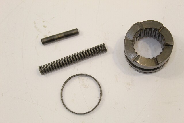 OEM Mercury 1978 - 1987 Clutch Dog & Hardware 75 80 90 100 115 125 135 140 HP