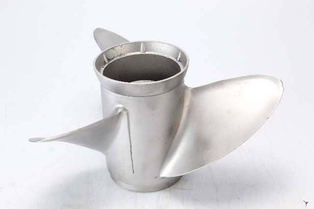 389510 SST Johnson Evinrude 1968 & UP RH 13 x 19 Propeller 60 + HP 6 M HUB WTY