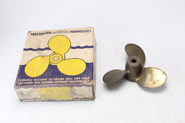 NEW IN BOX AMC-423 Johnson Evinrude 1966 RH 7 3/4 X 7 Bronze Propeller 6 HP