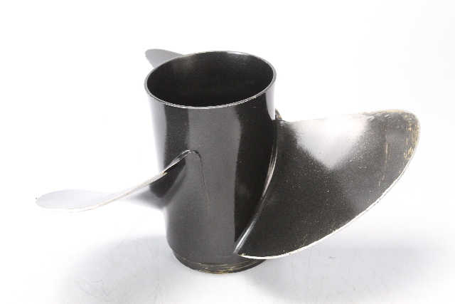 692265 48-FP692-1 Force 1988-94 13-1/2 x 15 Alum RH Propeller 85+HP 6 MO HUB WTY