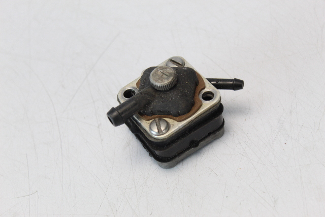 312631 Johnson Evinrude 1973-2001 Fuel Pump 4 5 8 15 HP OEM FRESHWATER