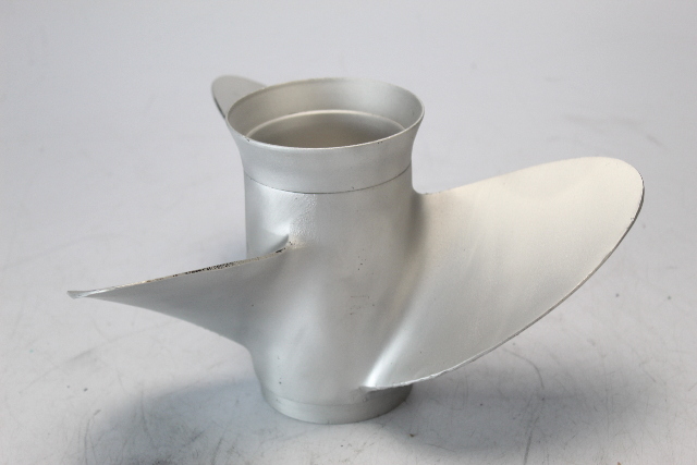 012038 Michigan Wheel 1975-05 RH 12-1/4 x 15 Propeller 40 48 + HP 6 MO HUB WTY