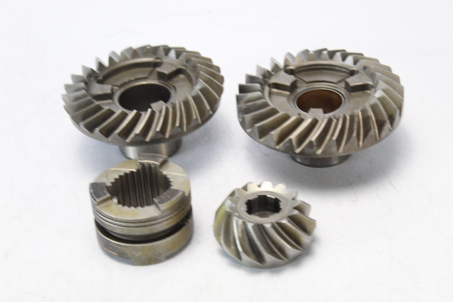 986655 914724 914714 OMC Forward Pinion Reverse & Clutch Gear Set 140 HP