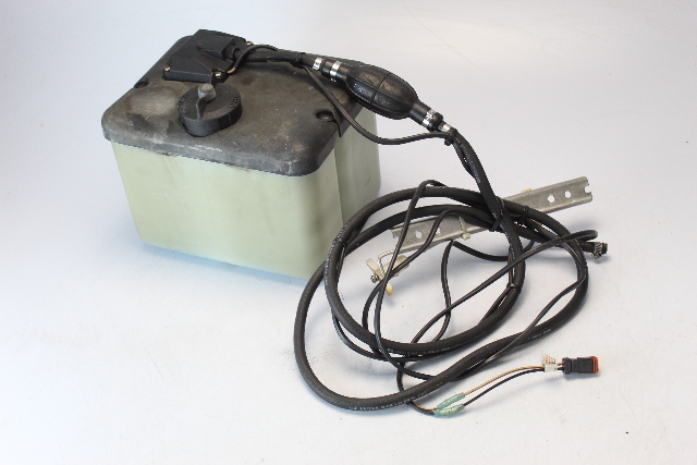176712 Johnson Evinrude 1983-19 2 Wire 1.8 Gallon Oil Tank 60 65 70 75 80 + HP