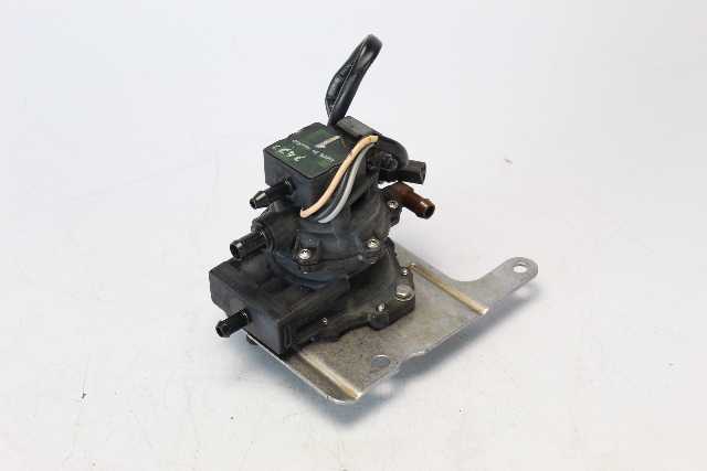 174570 Johnson Evinrude 1985-05  3 Wire VRO Pump W/ Bracket 35 40+ HP 1 YR WTY