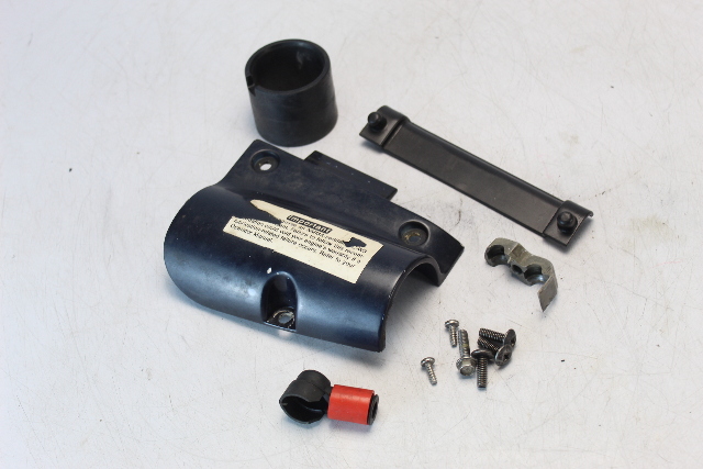 341913 350040 Johnson Evinrude 1997-2006 Cable Entry Cover 75 90 100 115 + HP