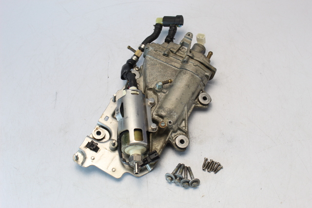 69J-14180-00-00 69J-24410-02-00 Yamaha 2002 Float Chamber & Pump 225 HP 1 YR WTY
