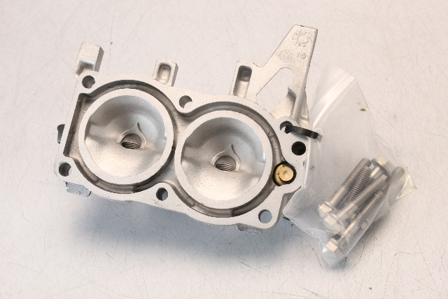 329919 395702 Johnson Evinrude 1974-1980 Cylinder Head & Cover 9.9 15 HP 2 Cyl