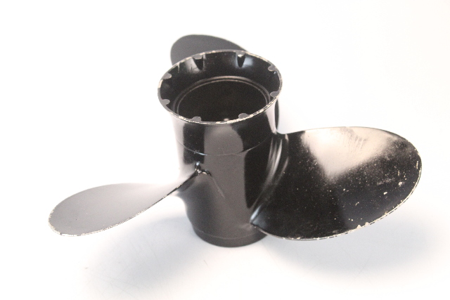 58100-92DM0-019 E800 Suzuki RH 9 x 8-1/4 Propeller 8 9.9 HP 6 MONTH HUB WTY