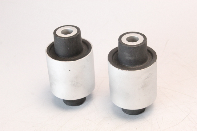 8137711 Mercury 1994-2010 Set of 2 Lower Rubber Mount  200 225 250 HP V6