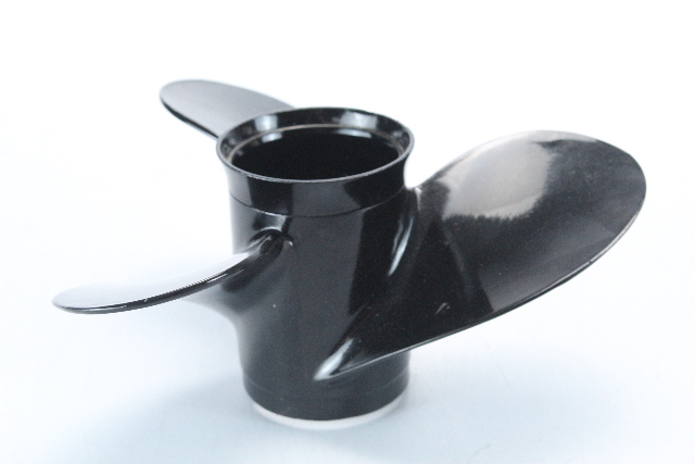 NEW! OEM Mercury 1963-1979 10 x 9 RH Propeller 3 Blade 20 HP 6 MTH HUB WARRANTY