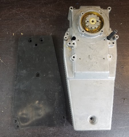 Yamaha Concealed Side Mount Box from 6X0-48206-12-00 NO SCREWS NEW OLD STOCK
