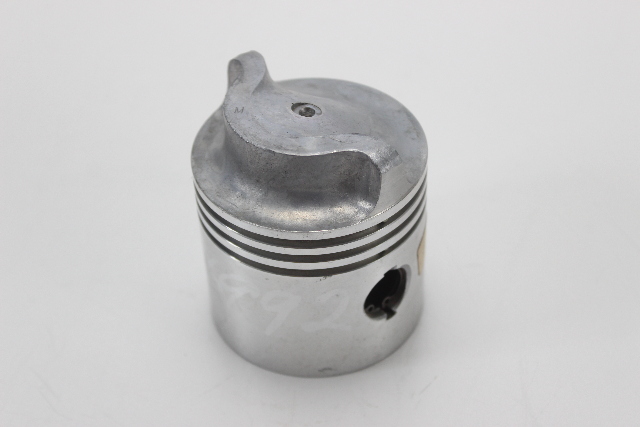 Johnson Evinrude Standard 3 Ring Piston 376797 LIKE NEW CONDITION