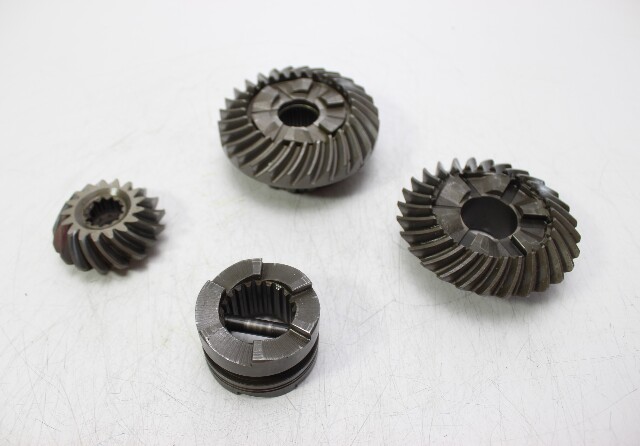 92320T OEM MerCruiser 1983-1990 R MR Alpha One Gen 1 Gear Set Clutch Dog 28/17T