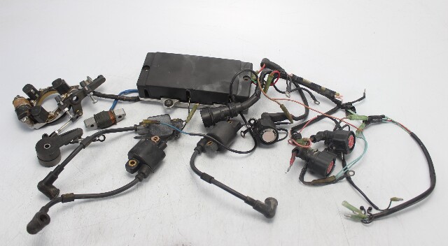 Yamaha 1984 - 1999 Stator Coils Relays CDI Unit Holder Cover 60 70 HP 1 YEAR WTY