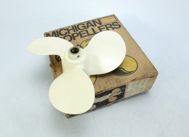 ✨NEW✨OLD STOCK Michigan Wheel 10 1/2 x 7 RH Propeller 6 MONTH HUB WARRANTY