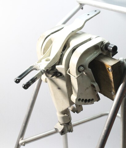 OEM Johnson Evinrude 1996 - 2001 Swivel Bracket W/ Steering Arm 25 35 HP 3 Cyl