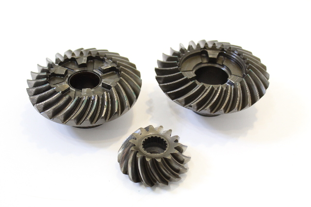 Johnson Evinrude 1980 - 1987 Forward Reverse & Pinion Gear 150 175 185 - 235 HP