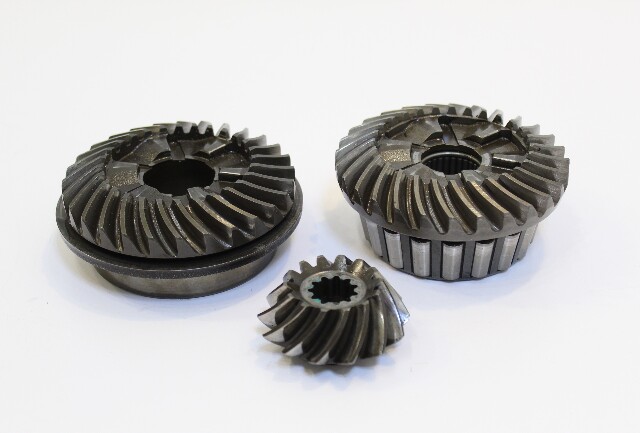 Mercury 1976 1977 - 1986 Forward Reverse & Pinion Gear W/ Bearings 150 175 HP V6