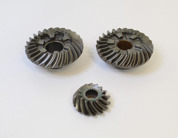 Johnson Evinrude 1988-1990 Forward Reverse & Pinion Gears 150 175 185 200 225 HP