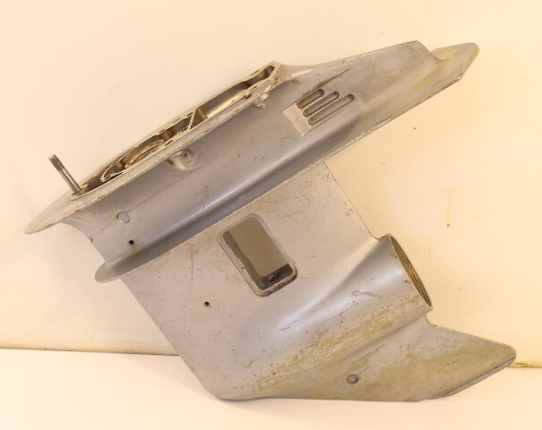 Johnson Evinrude 1980 1981 1982 - 2005 Gearcase Housing 20 25 30 35 HP 2 Cyl