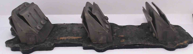 Johnson Evinrude 1972 - 1981 Leaf Plate Base 70 75 HP 3 Cyl FOR PARTS/REPAIR