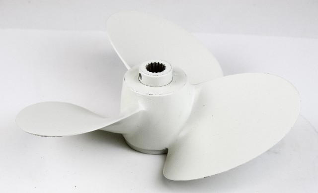 P381 Chrysler 3 Blade Aluminum Propeller 13 x 11 18 Splines NEW OLD STOCK!