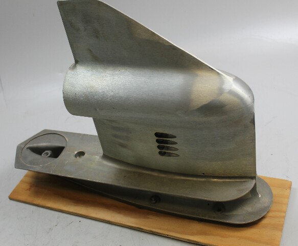 386289 0386289 Johnson Evinrude 1973-1977 Gearcase Housing 85 115 135 HP NOS