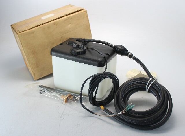 ✨NEW✨OLD STOCK Johnson Evinrude OEM 1984 & Newer 1.8 Gallon 6.8L Oil Tank Kit