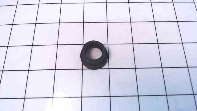 New Johnson Evinrude OMC Water Tube Grommet 314832 / 1 each