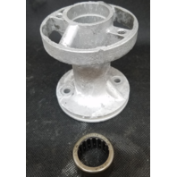 387023 433428 Johnson Evinrude 1976 & Later Bearing Carrier 20 25 30 35 HP