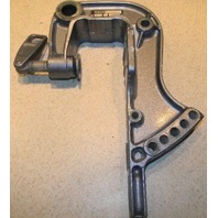 1992-1993 Yamaha Transom Bracket Set 676-43111-03-EK 676-43112-04-EK 40 HP