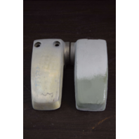 1977-05 Johnson Evinrude Lower Mounts 323109 323108 20 25 28 30 35 HP
