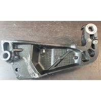 41111-90J13-0EP Suzuki 1998-12 STBD Clamp Bracket DF 90 100 115 HP 4-Stroke