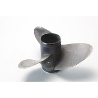 0386907 Johnson Evinrude 1975-2005 RH 13 X 11 Propeller 40 48 + HP 6 MTH HUB WTY
