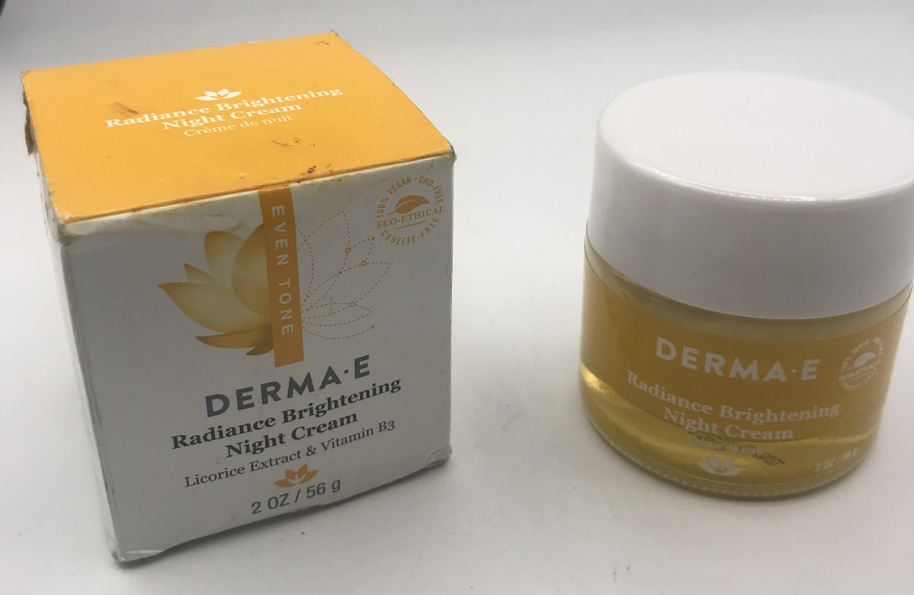 DERMAE RADIANCE BRIGHTENING NIGHTCREAM LICORICE EXTRACT AND VIT B3