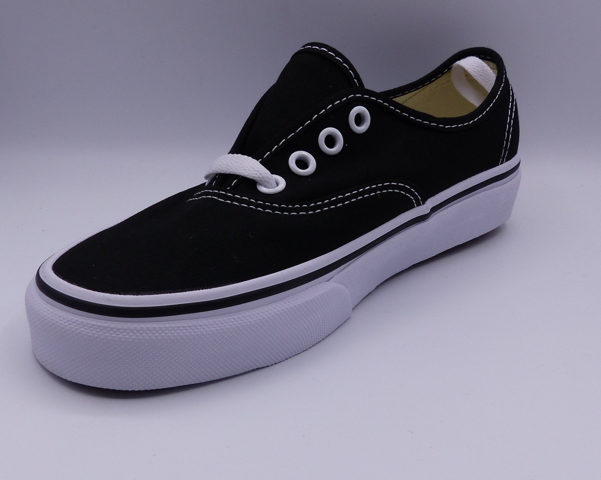 vans classic authentic black
