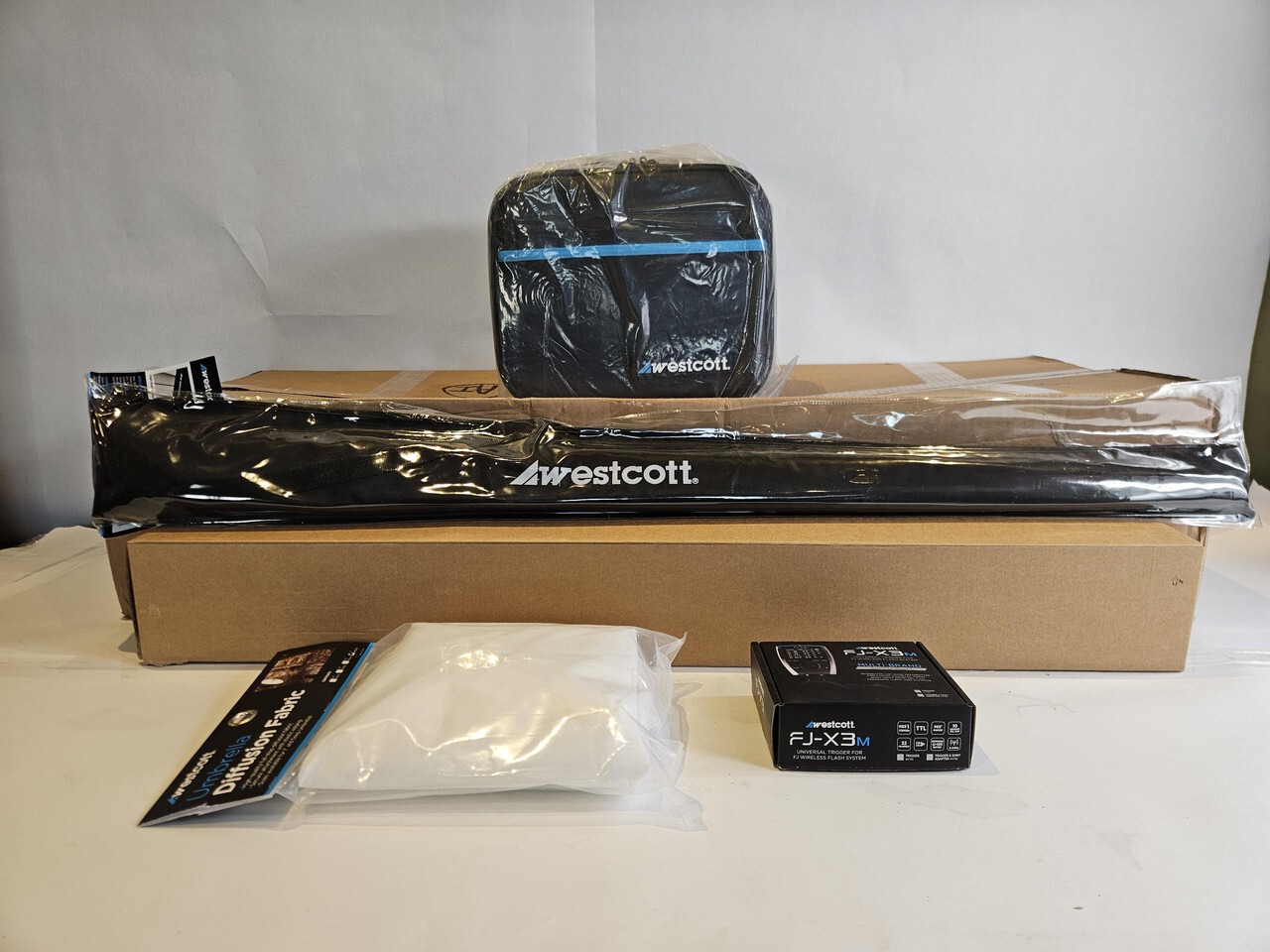 WESTCOTT FJ400 II NEWBORN PORTRAIT LIGHTING KIT WITH FJ-X3 M WIRELESS TRIGGER