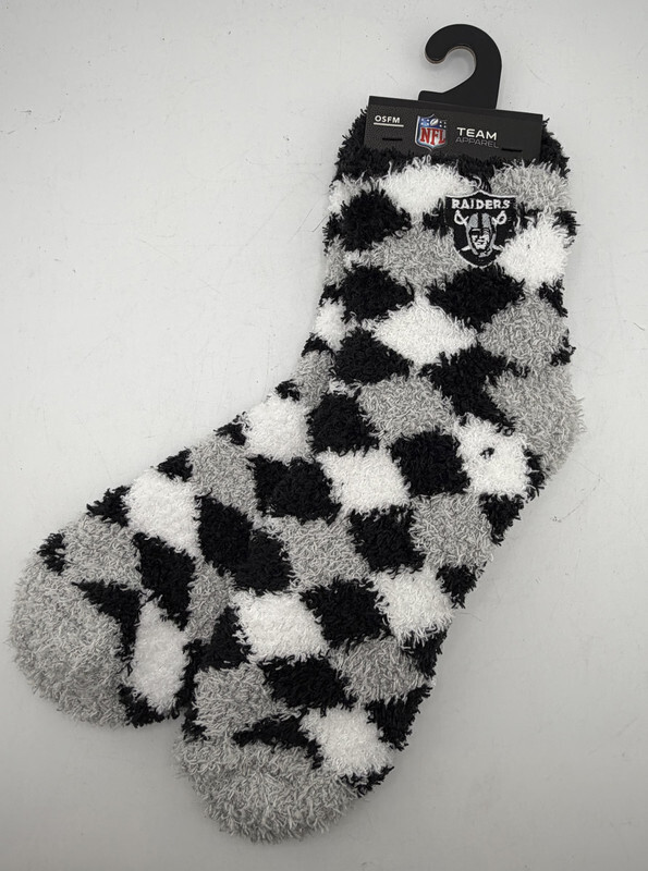 FORBAREFEET APPAREL 109 DIAMOND LAS VEGAS RAIDERS FUZZY SOCKS OSFM