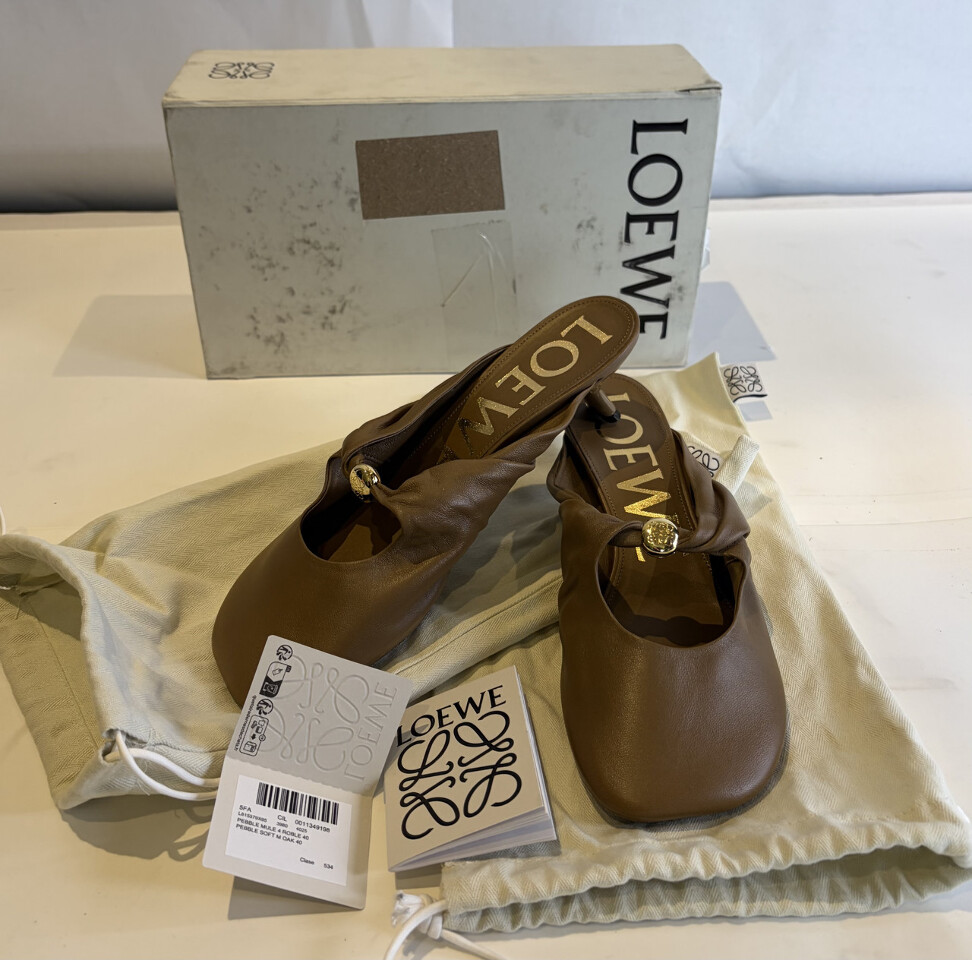 LOEWE PEBBLE SOFT MULE IN NAPPA LAMBSKIN SIZE 10 EURO 40 P/N L815379X95