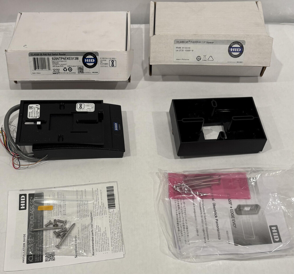 HID SE R40 READER AND SPACER 6132AKE/920NTPNEKE013M GENUINE PRODUCTS SET