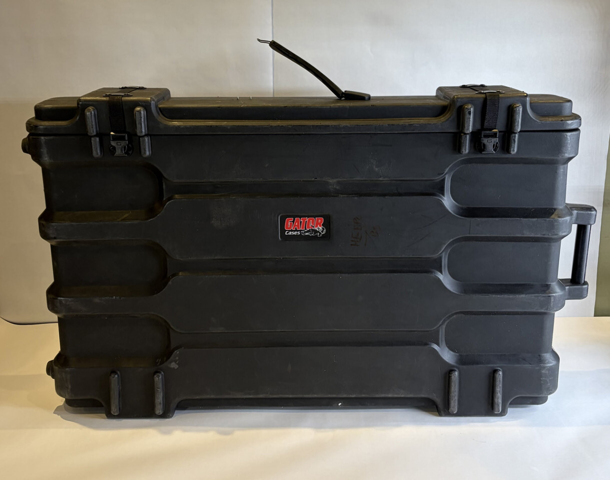 GATOR CASE MOLDED LCD/LED TV AND MONITOR CASE FITS 44-49" FLAT SCREEN
